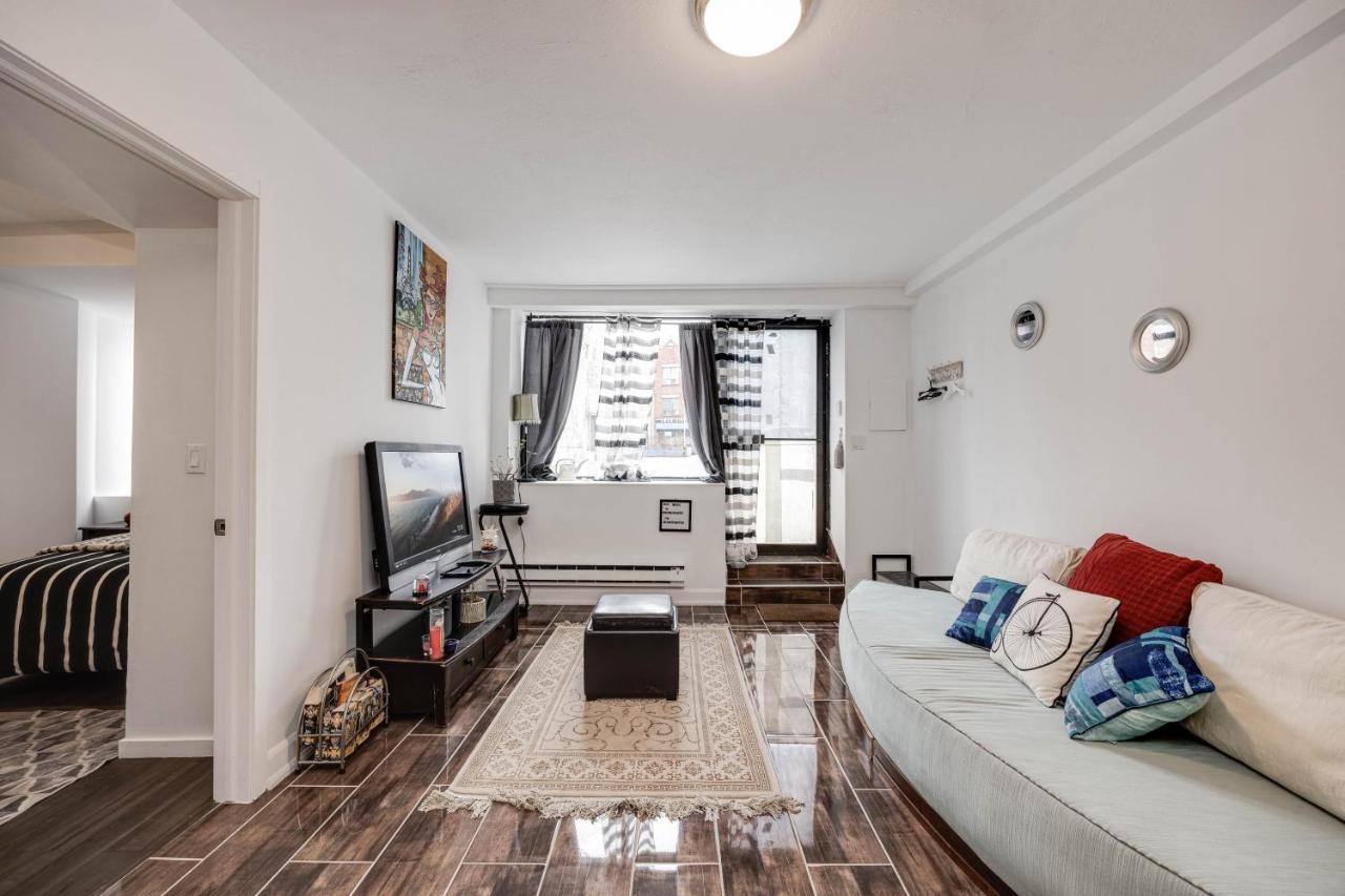 Bright Parkdale Court - Little Portugal W/ Free Parking Daire Toronto Dış mekan fotoğraf
